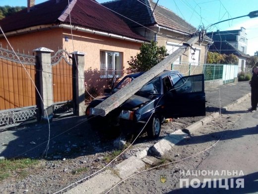 Протаранив стовп: стали відомі подробиці резонансної ДТП в Мукачеві