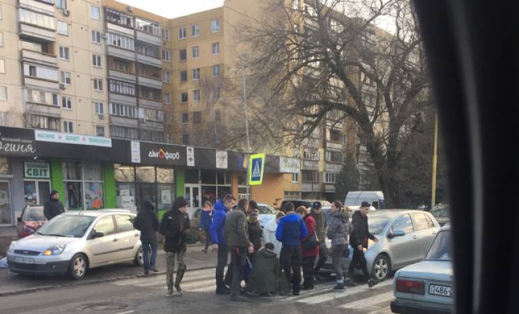 В Ужгороді на Минайській автомобіль збив жінку (ФОТО)