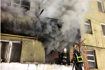 У Хусті під час пожежі рятувальники евакуювали 7 людей (ФОТО)