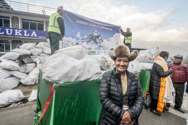 Китай обмежив доступ до Евересту зі свого боку. Здебільшого - через сміття (ФОТО)